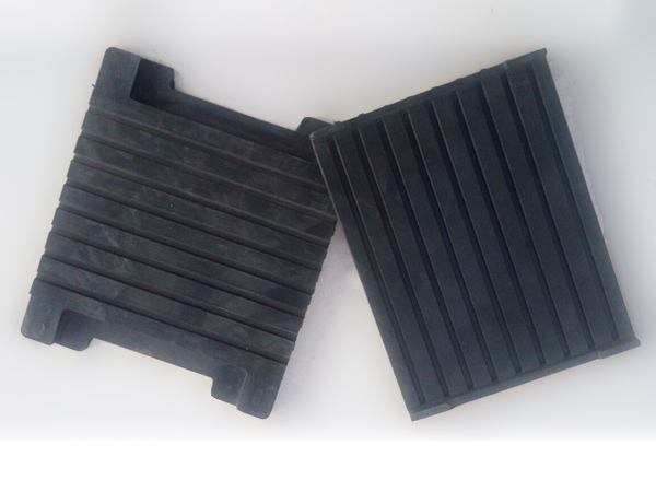 铁路轨下橡胶垫板